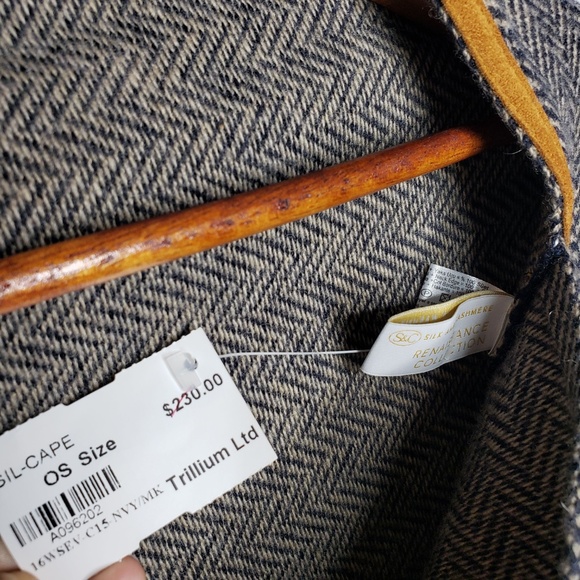 S & C Renaissance Collection Cape - Picture 7 of 8